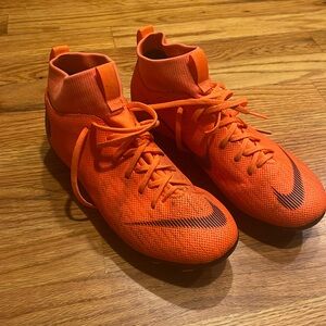 Nike Cleats size 5Y like new